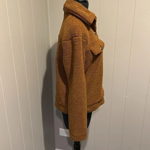 Max Studio caramel teddy faux fleece button front spread collar jacket. NWT. Sm - Picture 8 of 11